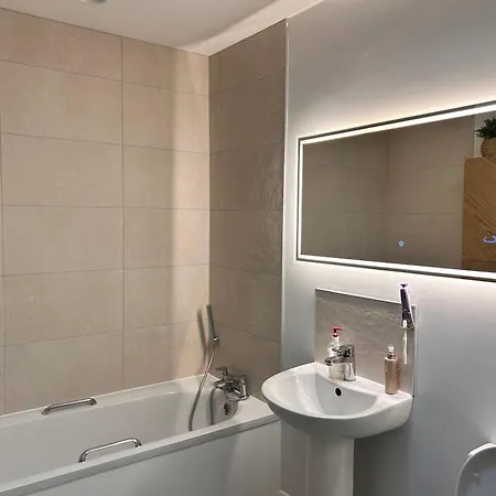 Large Double With A Private Bathroom In A Quiet Neighbourhood * Dublin