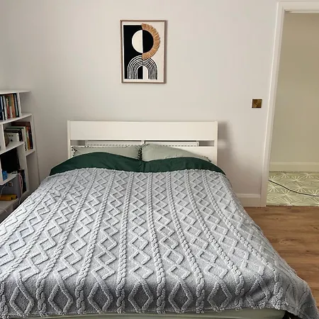 Large Double With A Private Bathroom In A Quiet Neighbourhood Дублин