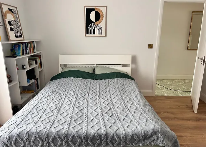 Large Double With A Private Bathroom In A Quiet Neighbourhood Dublin