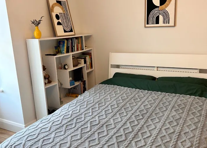 Privat bolig Large Double With A Private Bathroom In A Quiet Neighbourhood