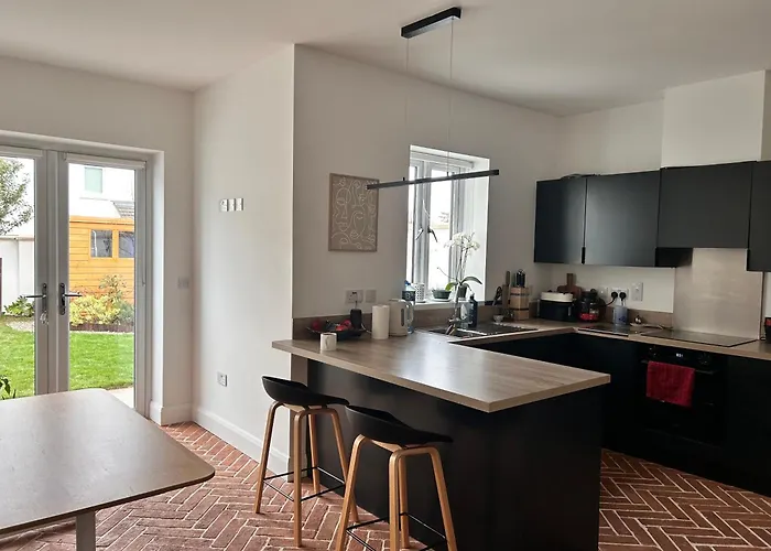 Проживание в семье Large Double With A Private Bathroom In A Quiet Neighbourhood