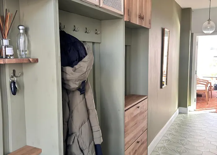 Δωμάτια σε οικογενειακή κατοικία Large Double With A Private Bathroom In A Quiet Neighbourhood Δουβλίνο