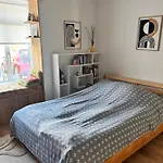Large Double With A Private Bathroom In A Quiet Neighbourhood Homestay szállás *