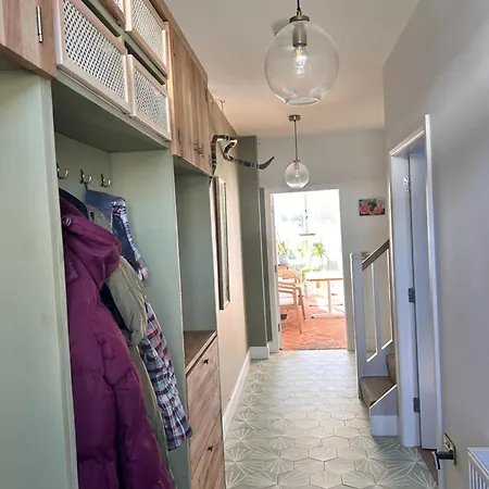 Large Double With A Private Bathroom In A Quiet Neighbourhood 홈스테이 *