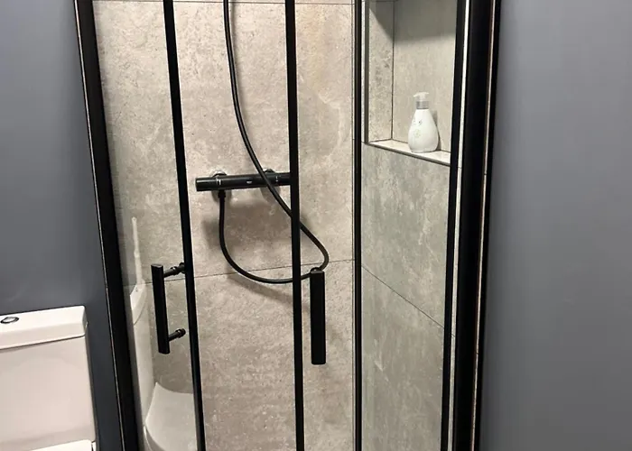 Large Double With A Private Bathroom In A Quiet Neighbourhood Privat bolig Dublin